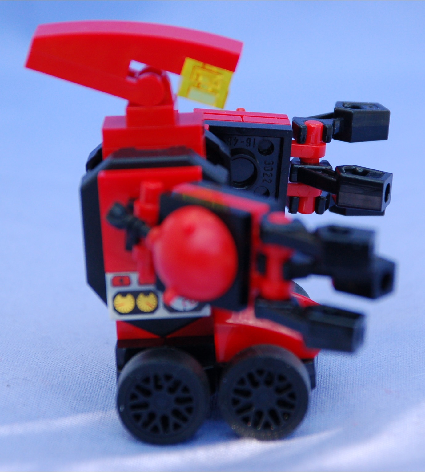 dalek_droid__right.jpg