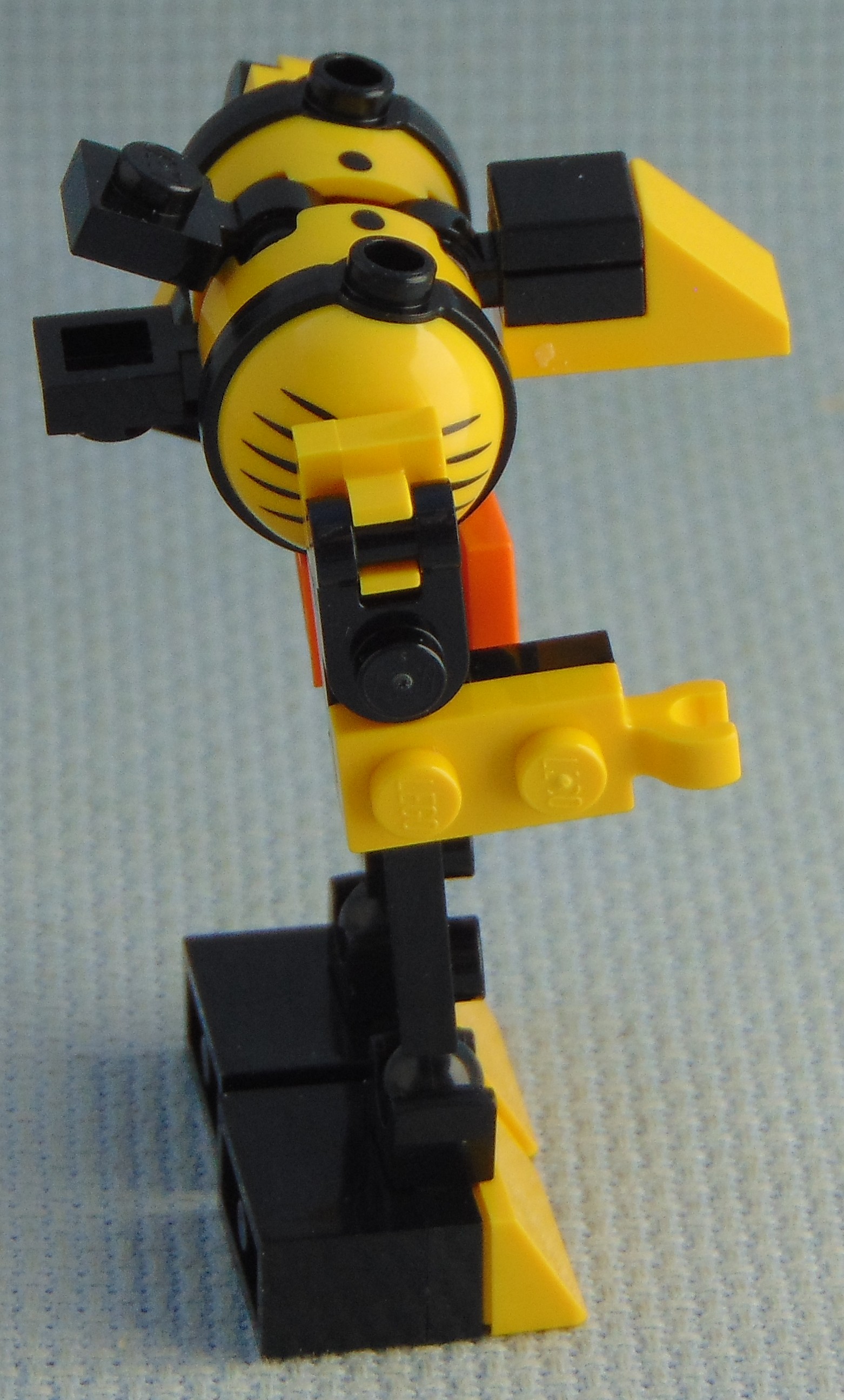egg_walker_16a__side.jpg