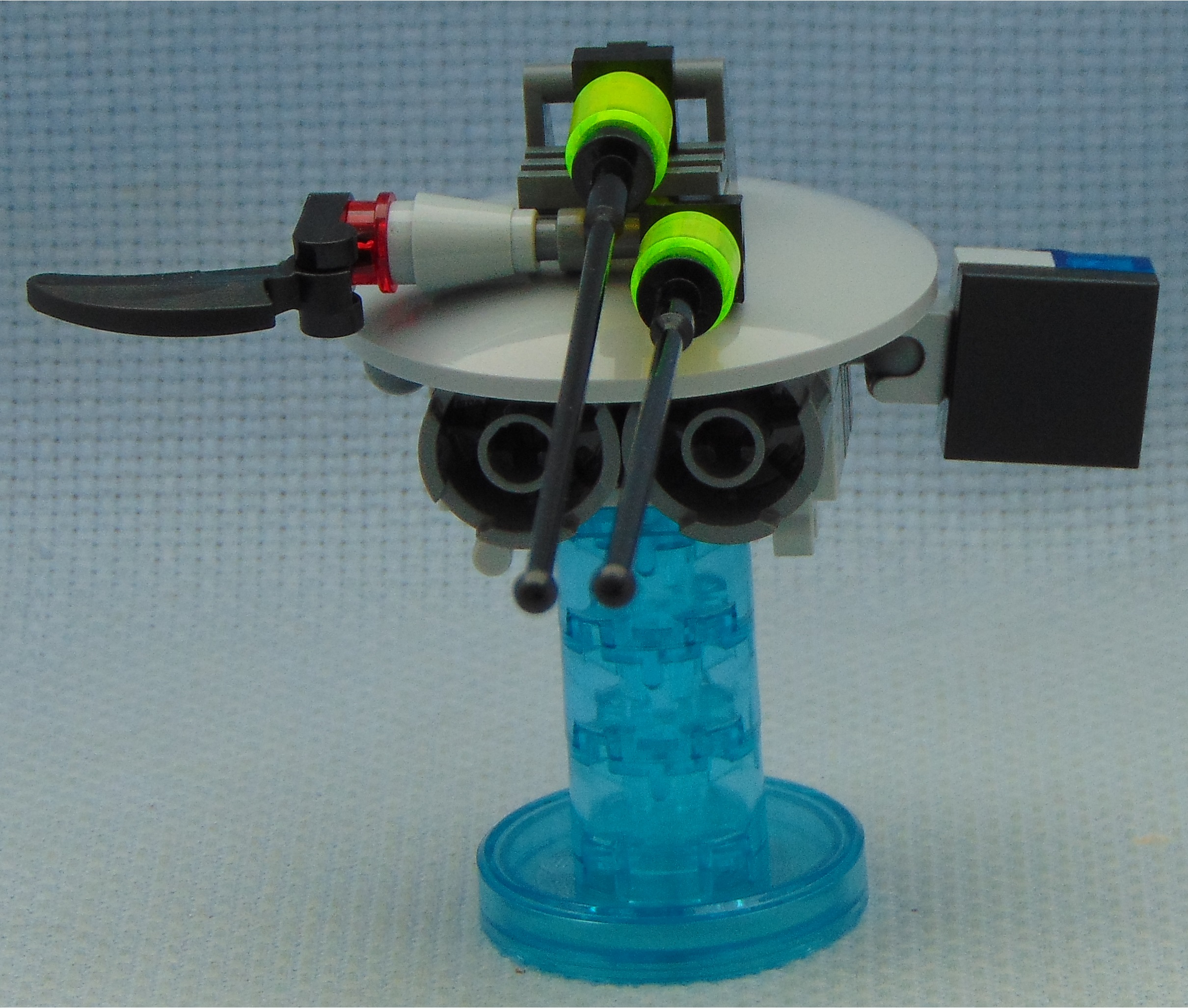 flying_saucer_commando__rear.jpg