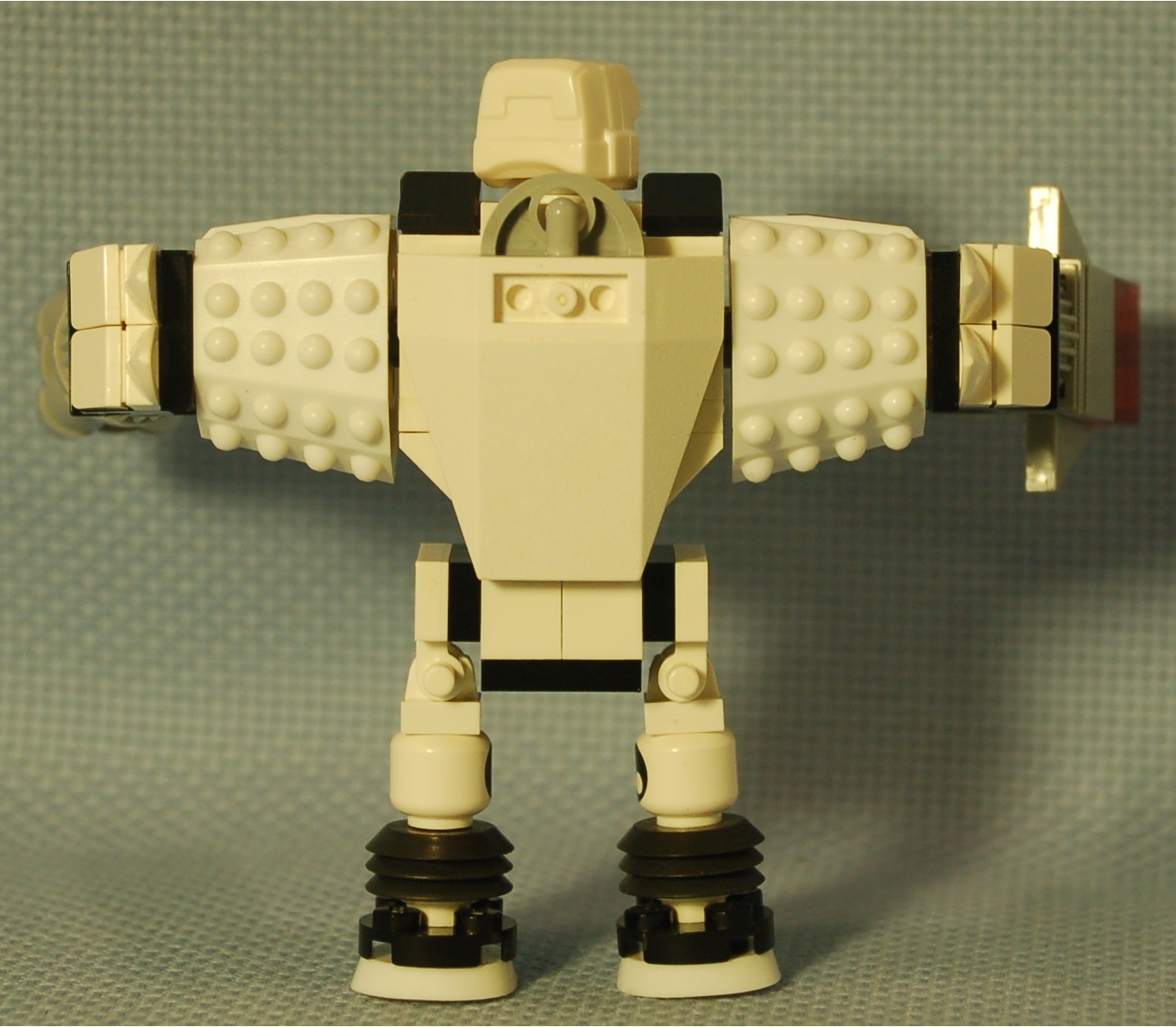 white_gorilla__rear.jpg