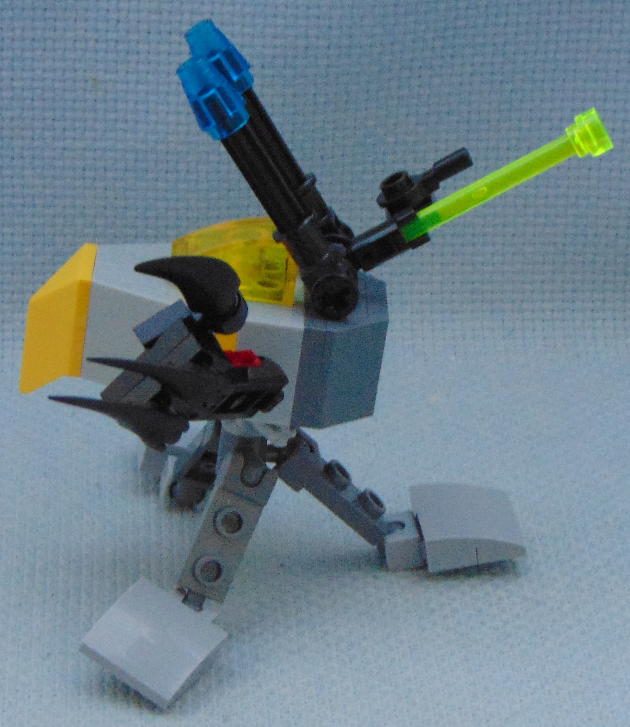 gyrfalcon_armored_swarmer__left.jpg