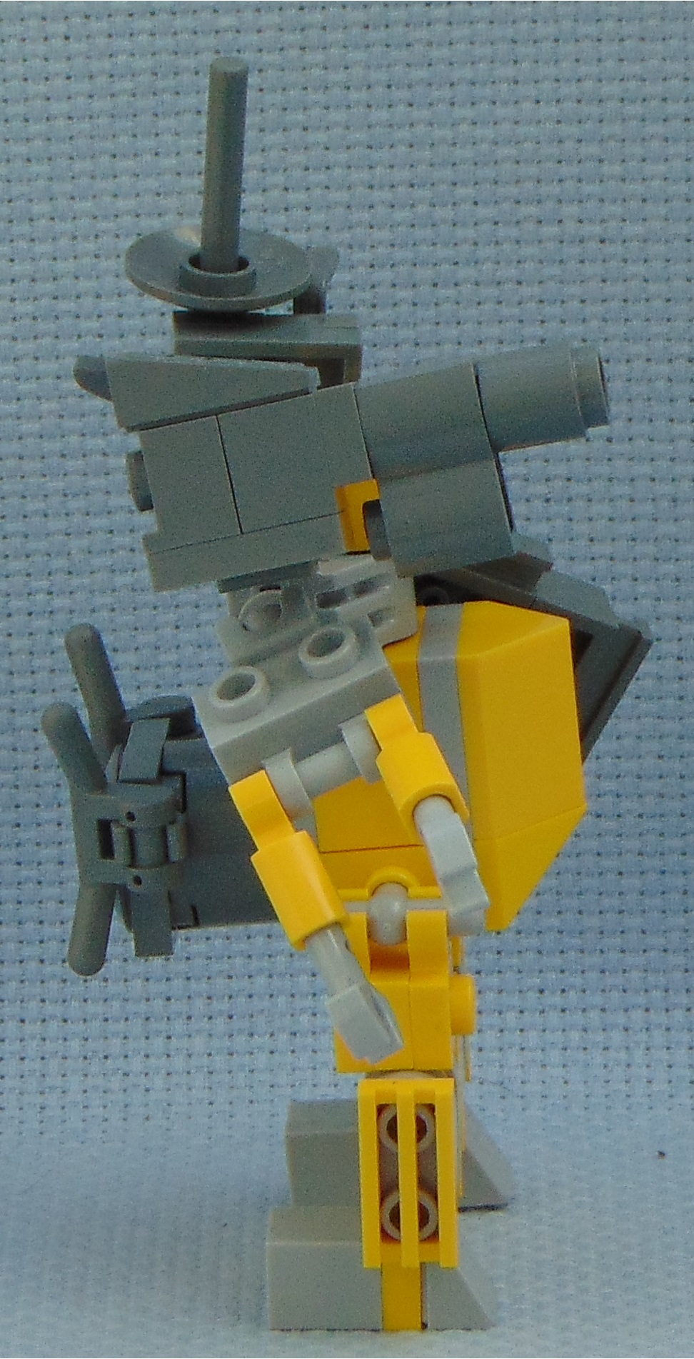 yellow_hecaton_soldier__right.jpg