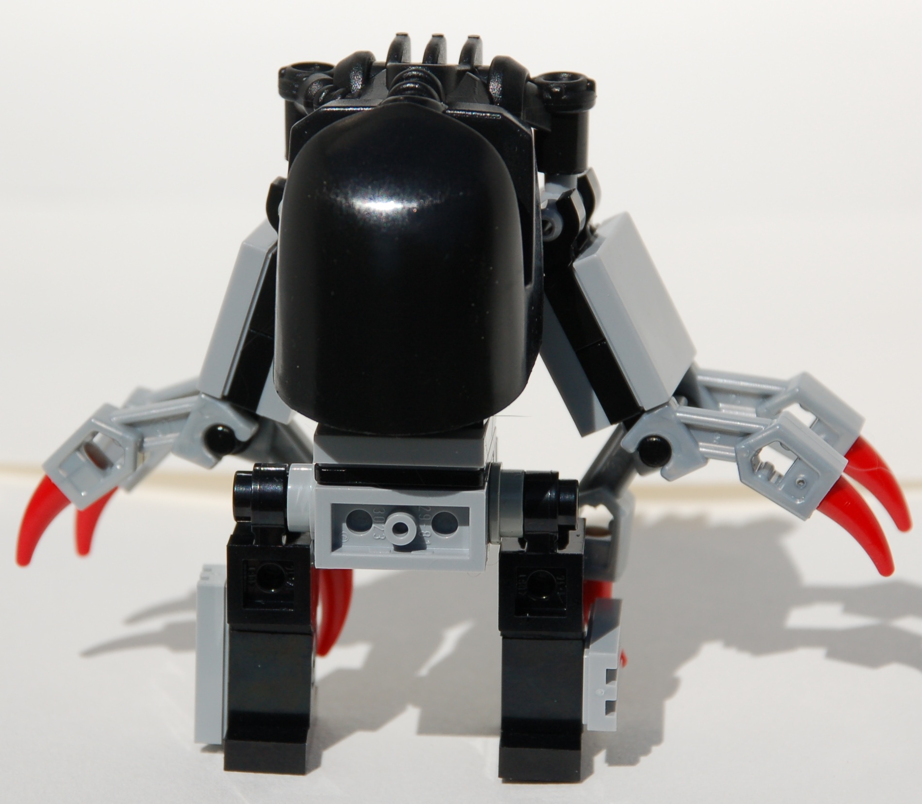 hunchback_mecha__rear.jpg