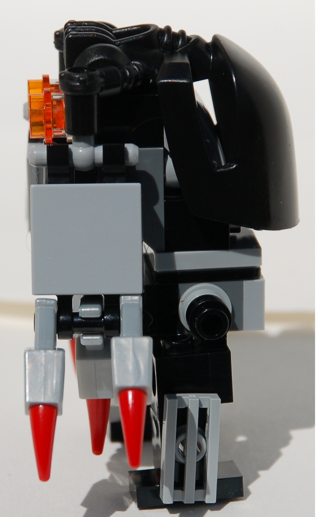 hunchback_mecha__side.jpg