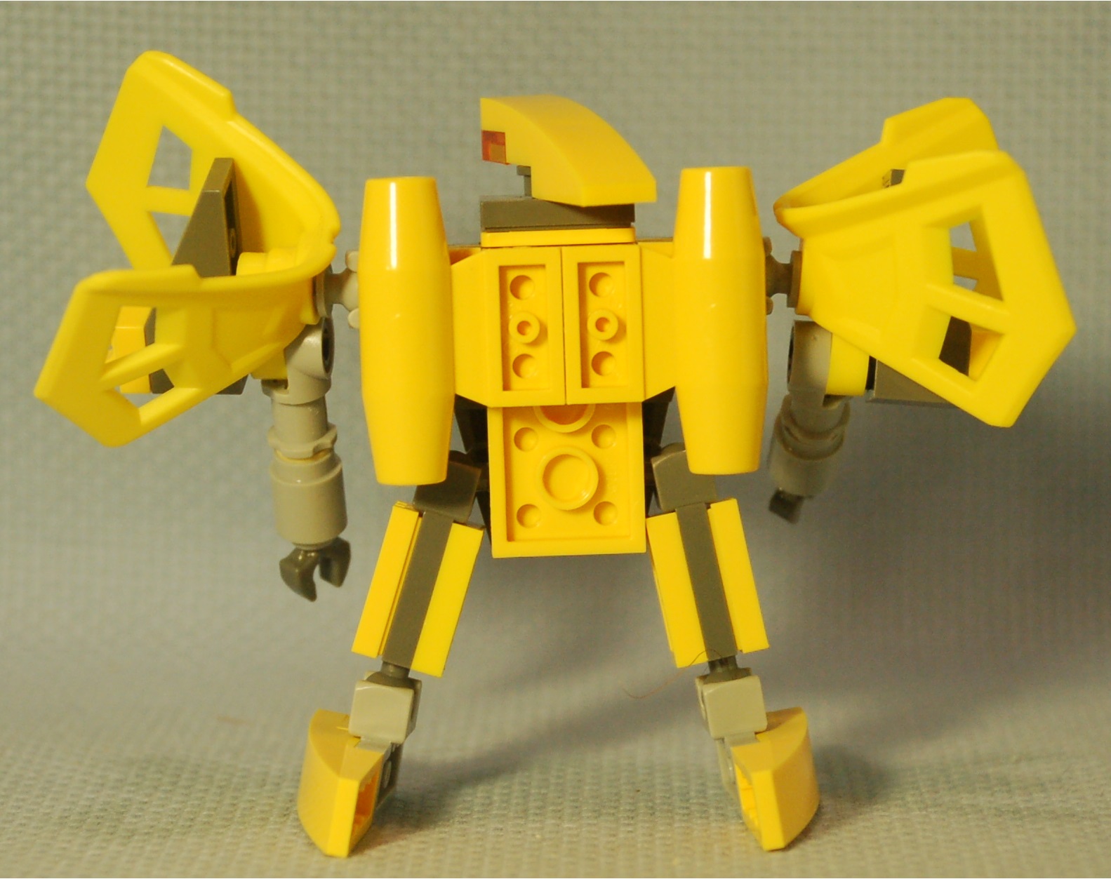 yellow_knight__rear.jpg