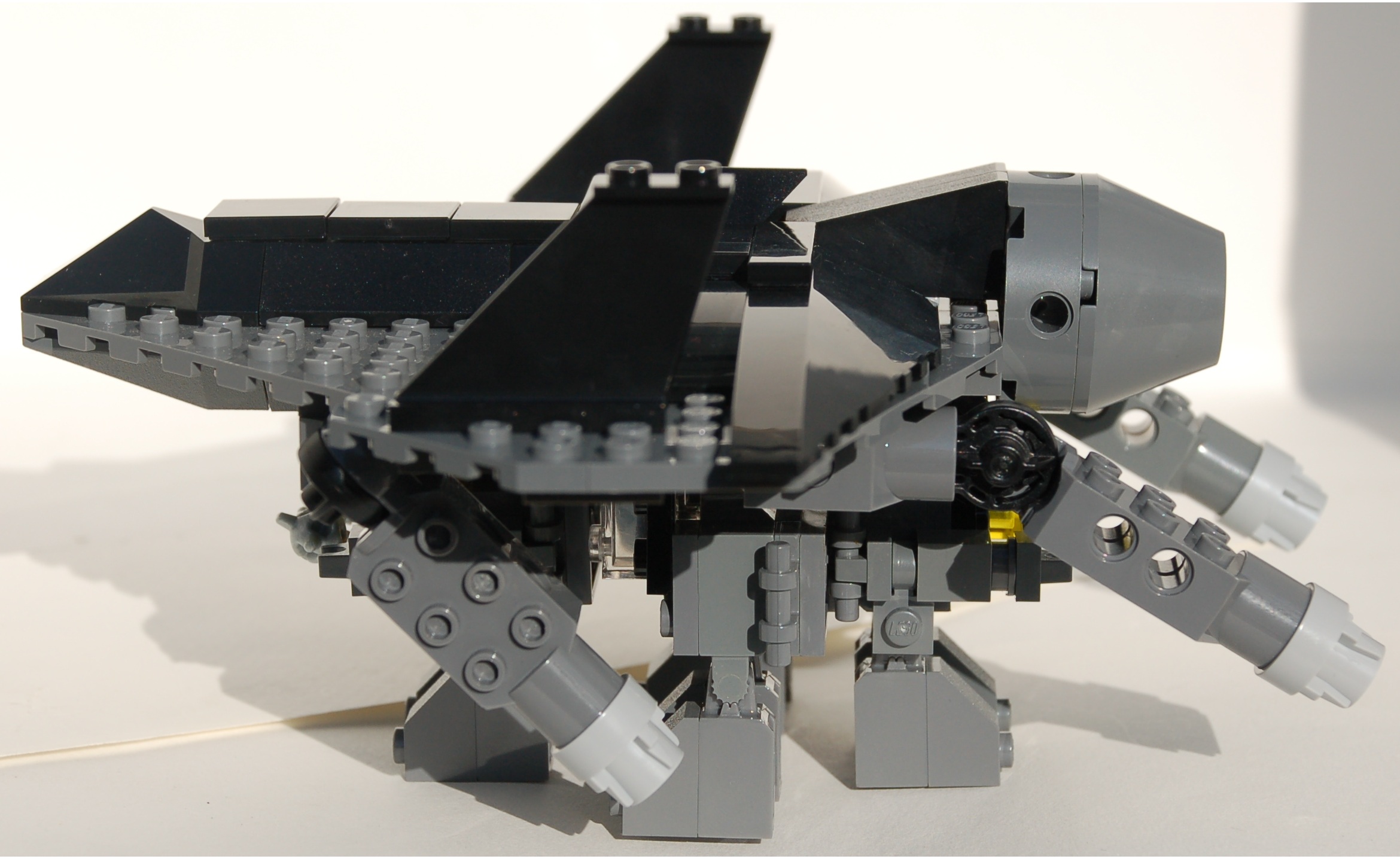 mecha_transport__left.jpg