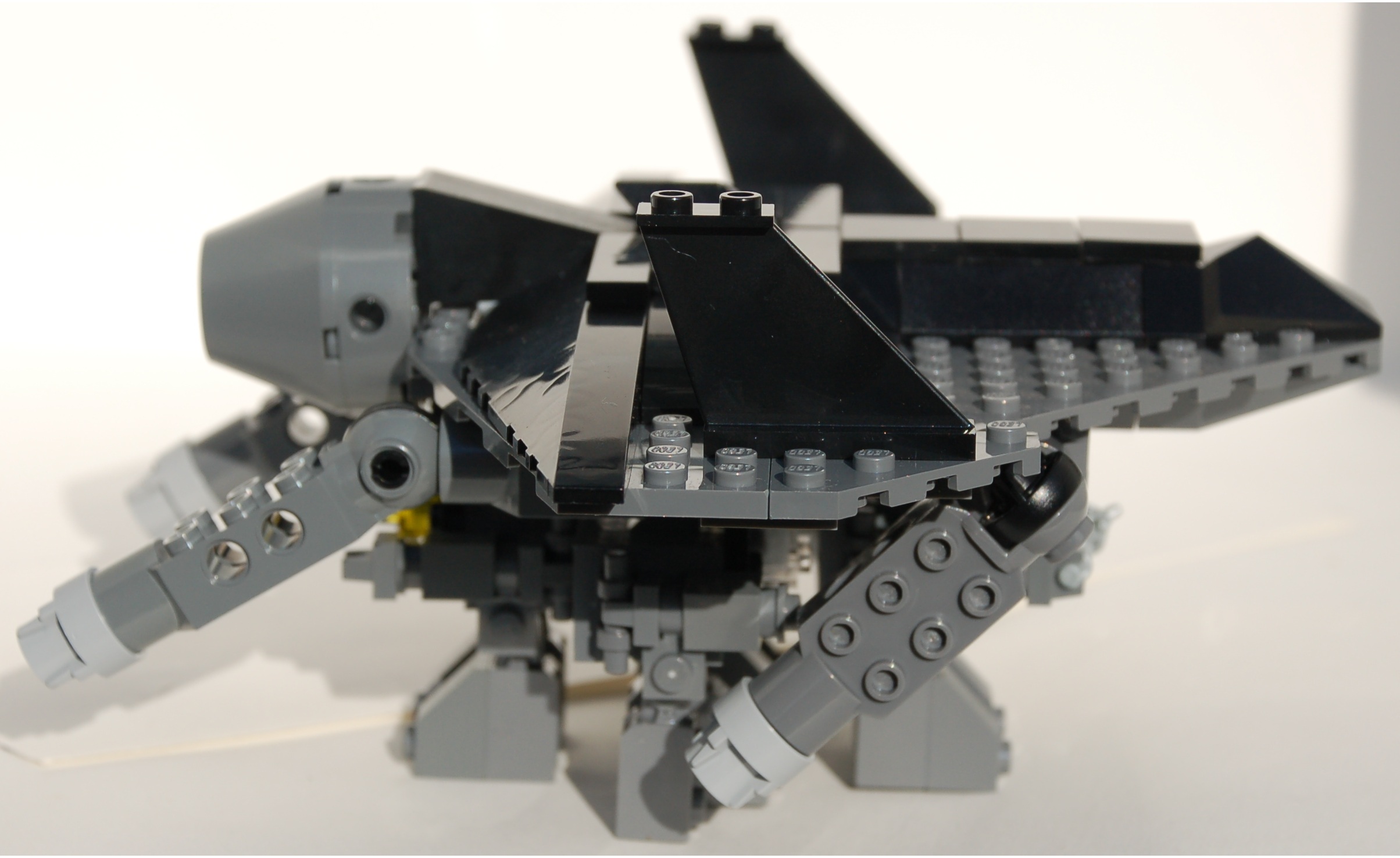 mecha_transport__right.jpg