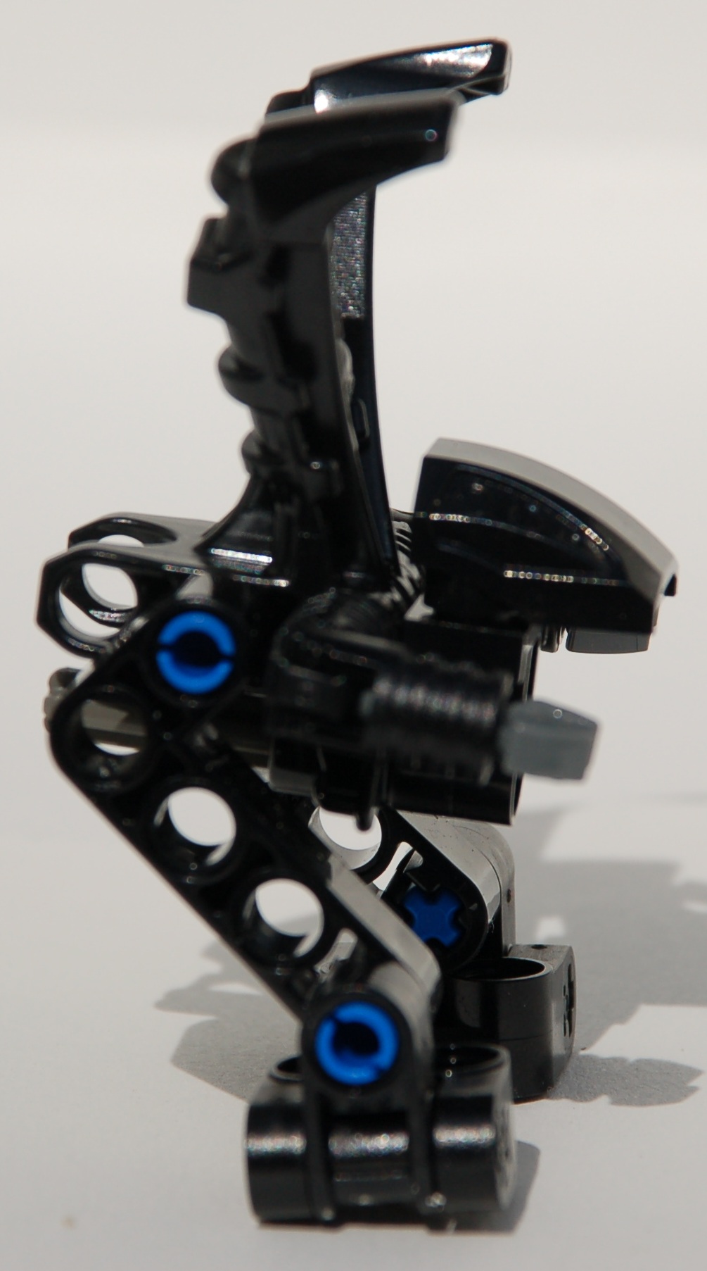 re-4_mecha__side.jpg