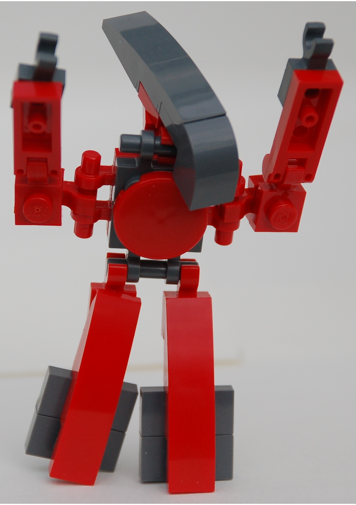 spaat_frame__hands_up.jpg