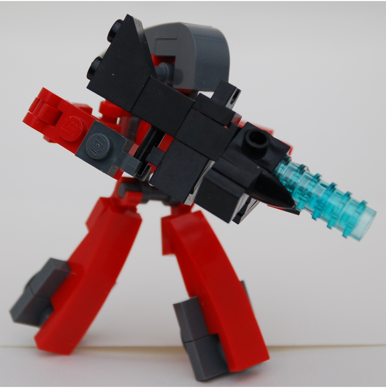 spaat_frame_with_blaster__front.jpg