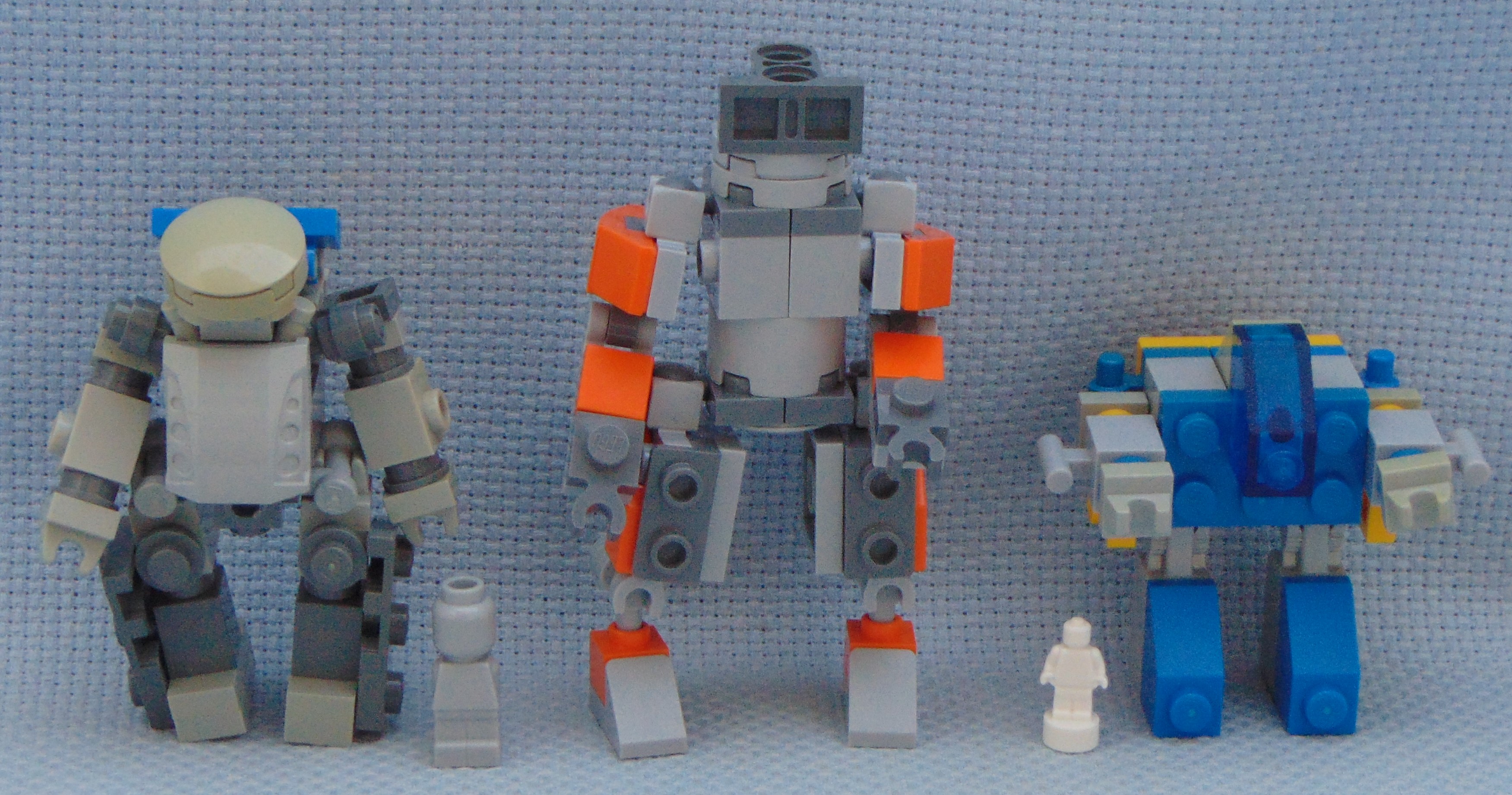 chub__microfig__nerdbot__nanofig__and_classic.jpg