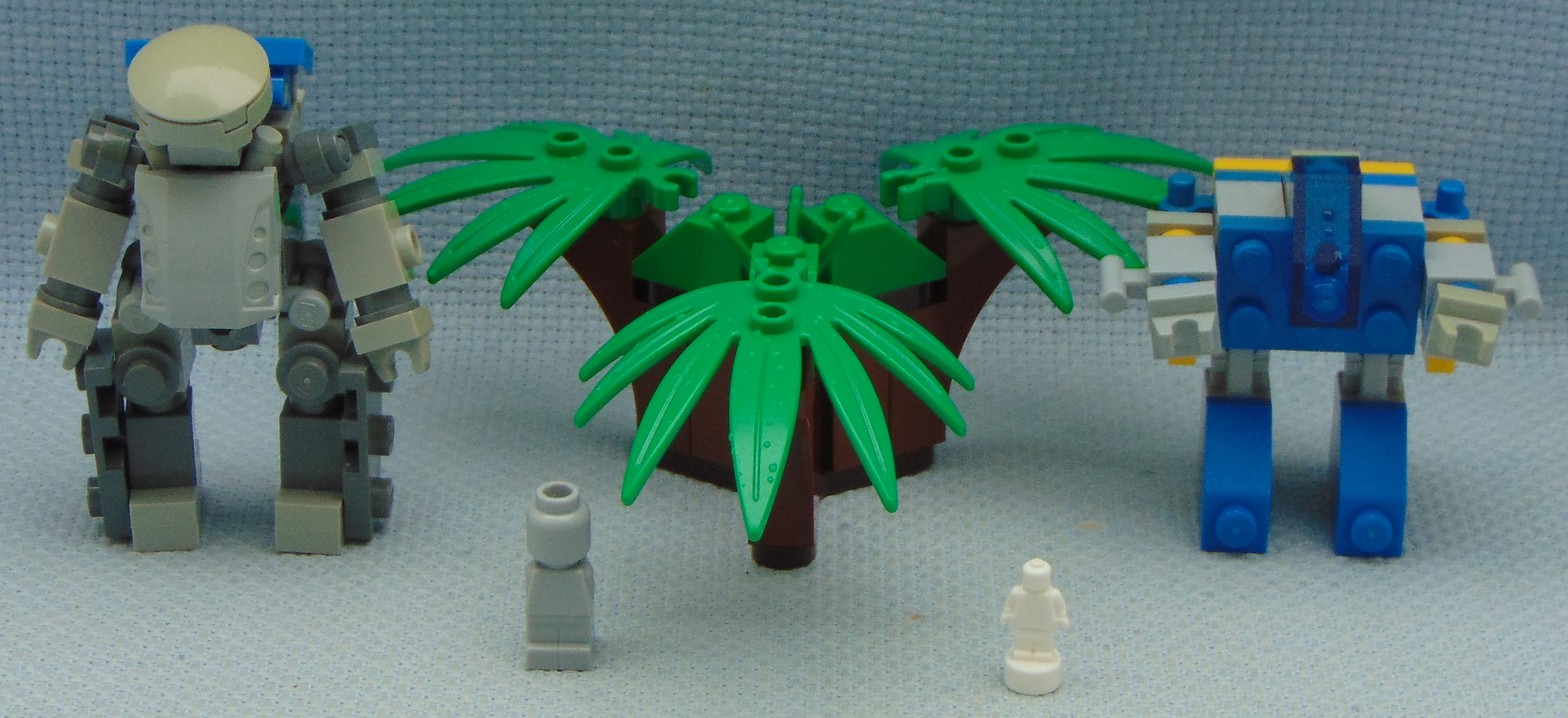 chub__microfig__small_triple_tree__nanofig__and_classic.jpg