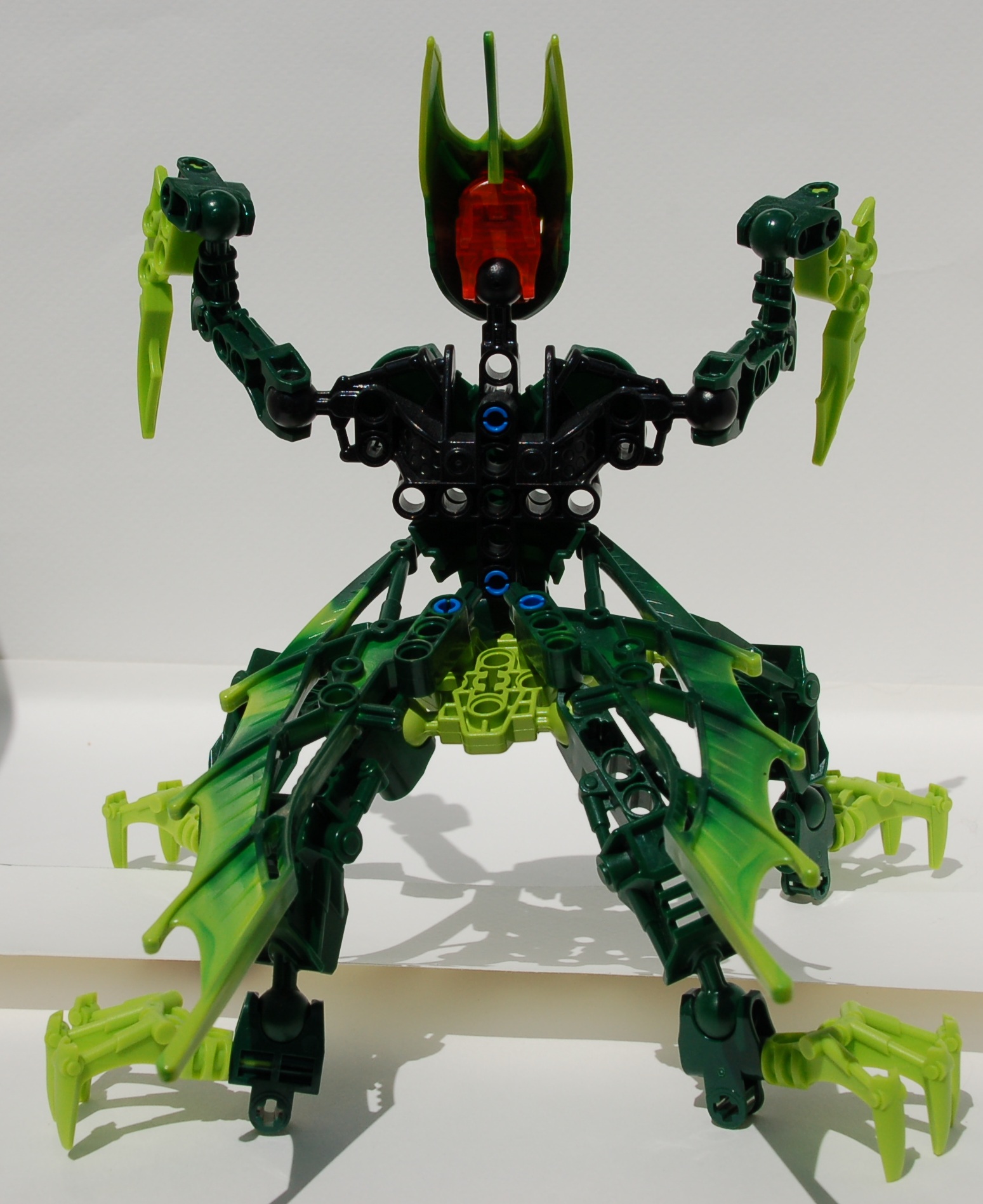 mega-mantis__rear.jpg