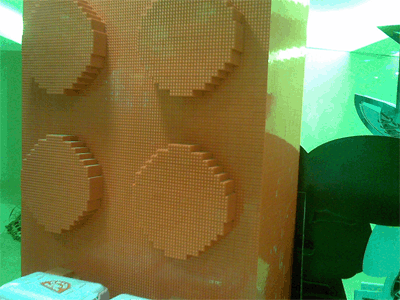 giant_lego_brick.gif