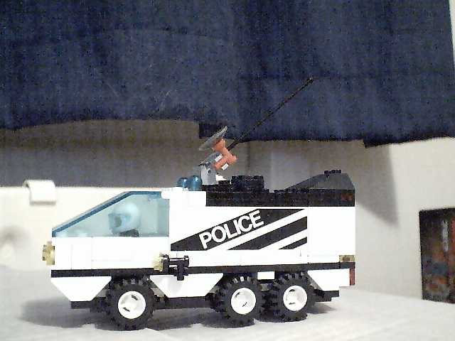 policelns2.jpg