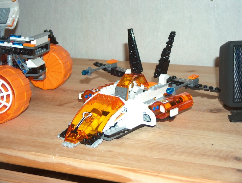 7699d.jpg