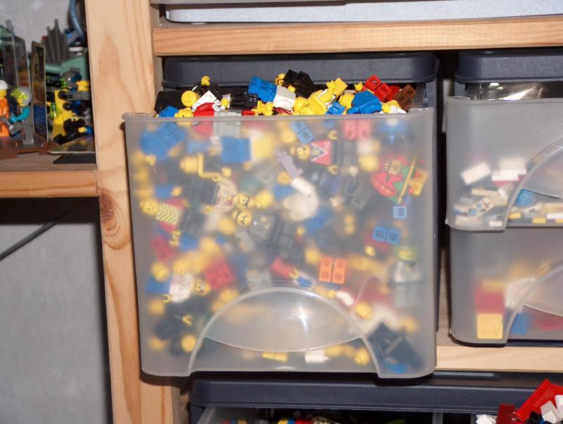 minifig-drawer2.jpg