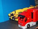 ferraritruckcompare2.jpg