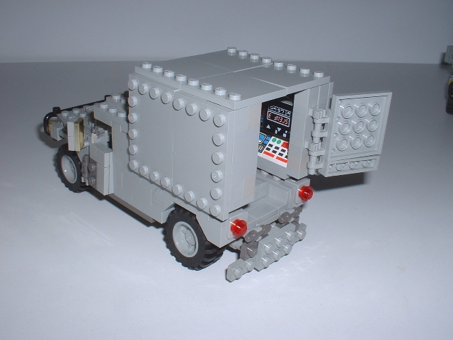 m1042-4.jpg