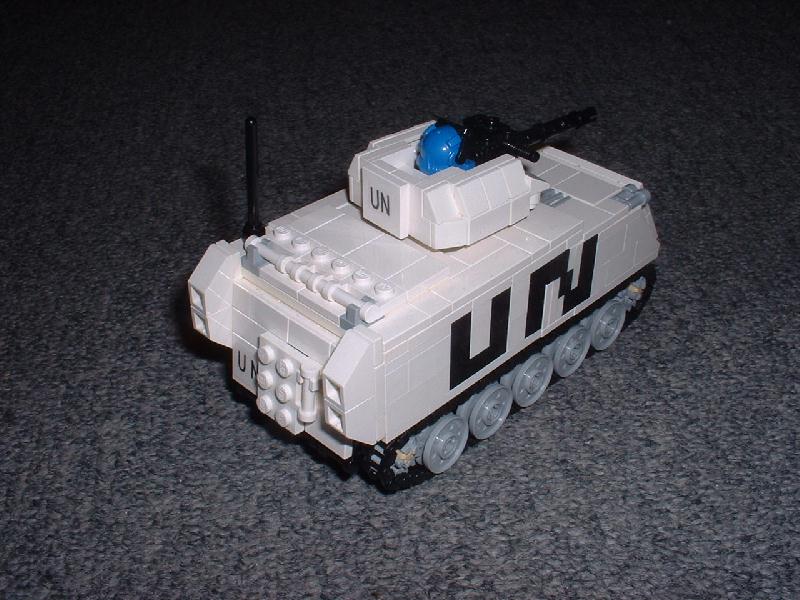 un-m113b.jpg