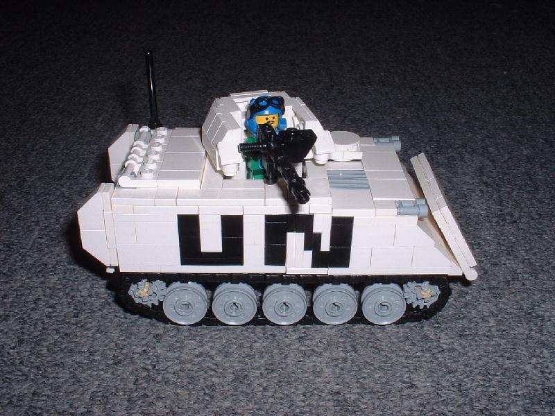 un-m113c.jpg