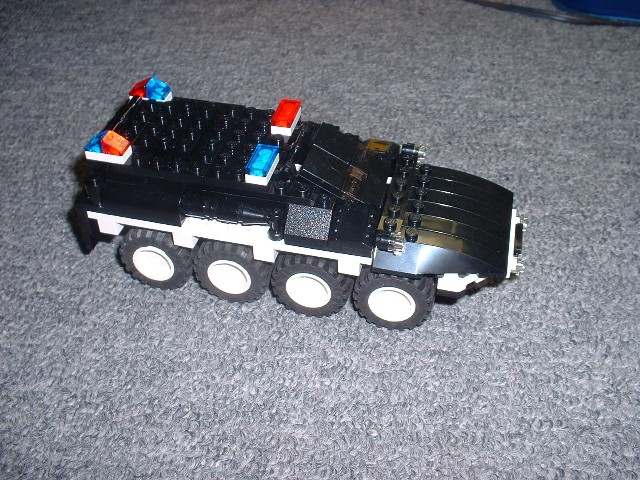 police00-01.jpg