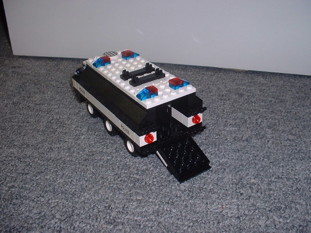 police11-03.jpg
