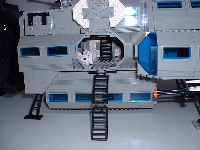 cargo1-airlock.jpg