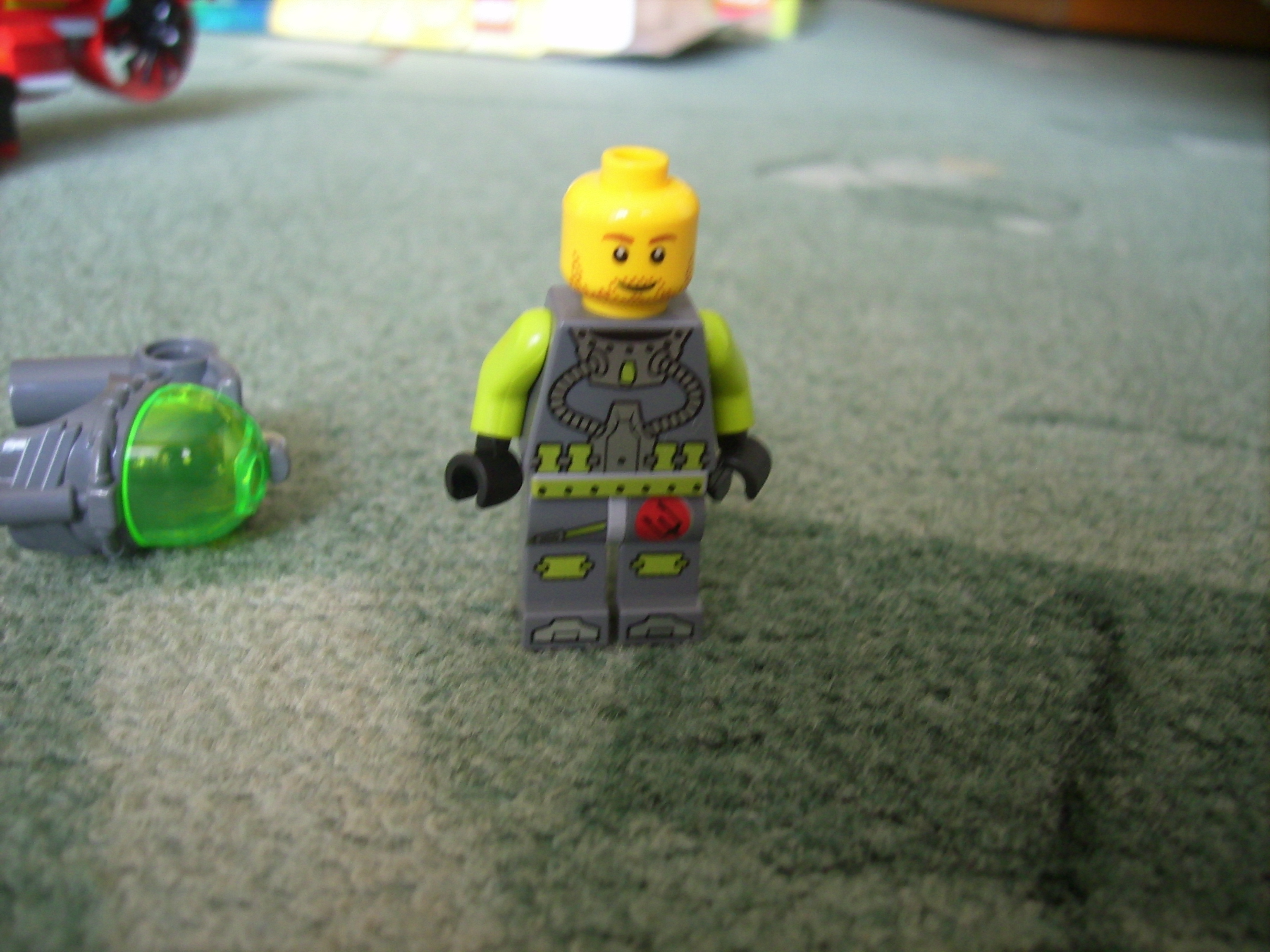 16_the_minifigure_-_front_view.jpg