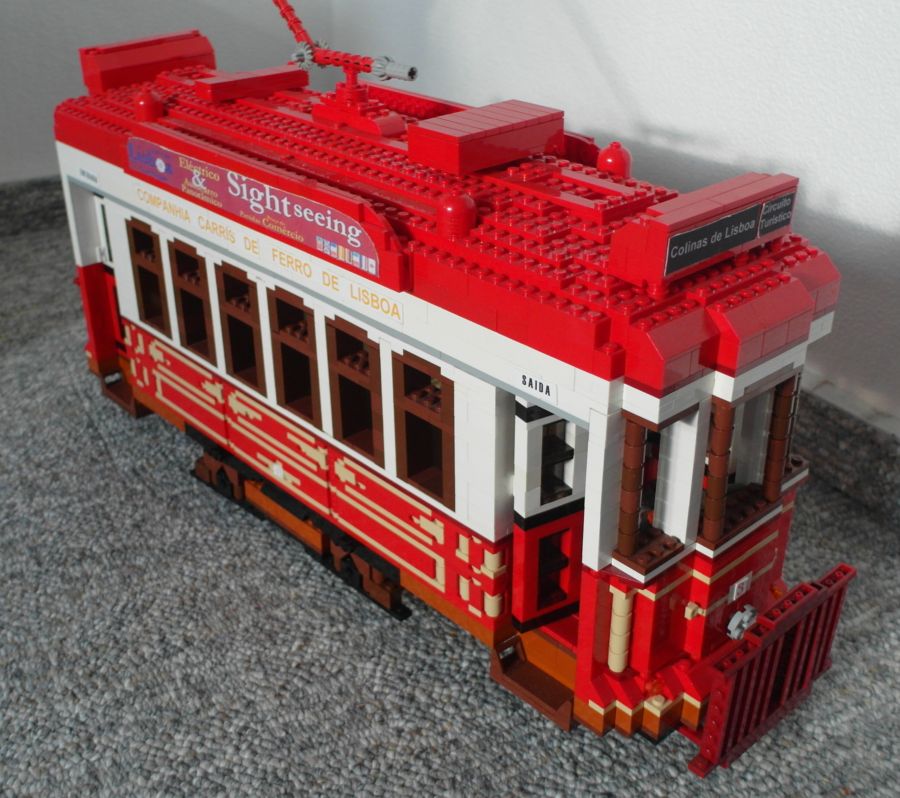 Lisboa_Tourist_Tram_2015_ac.JPG