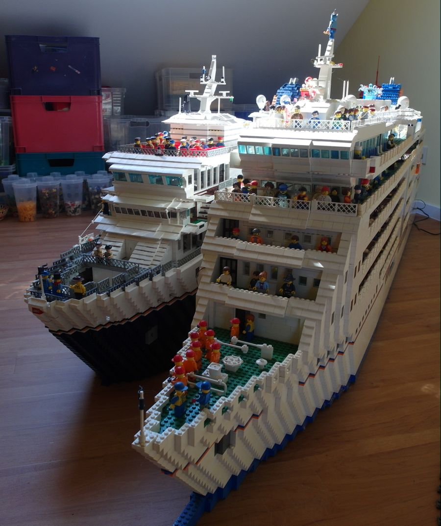 1_Hapag_Lloyd_Cruise_Ships.JPG
