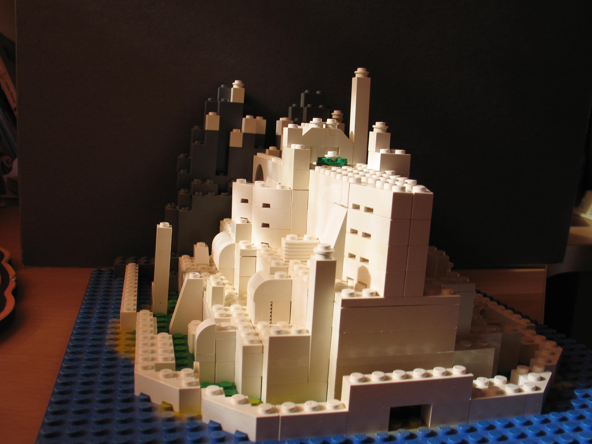lego_minas_tirith_v2_001.jpg