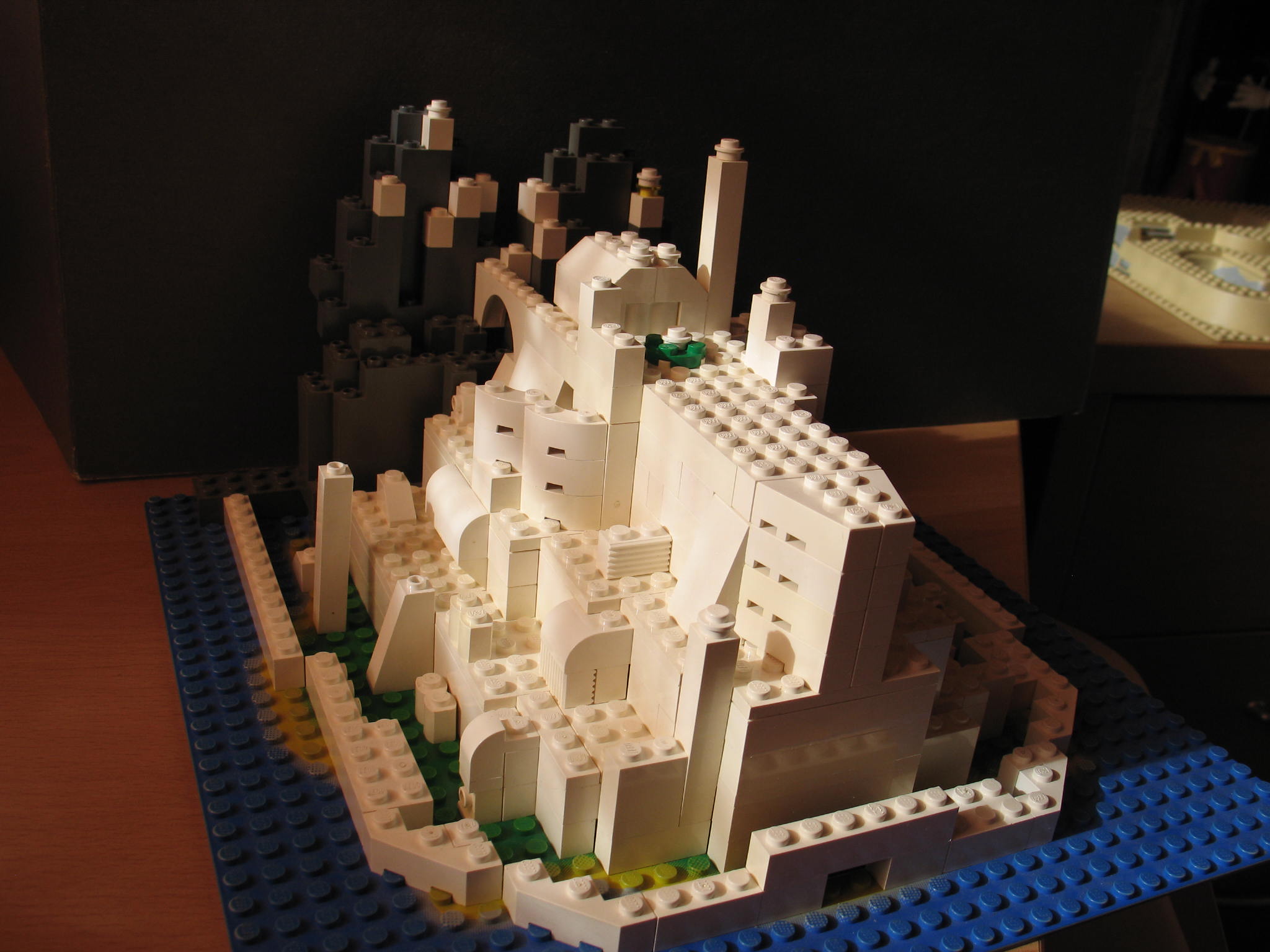 lego_minas_tirith_v2_002.jpg