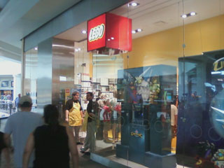 lego_store.jpg