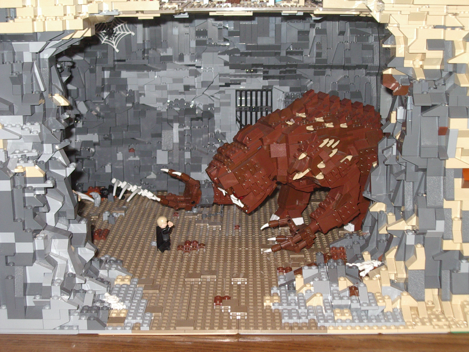 09_maincave.jpg