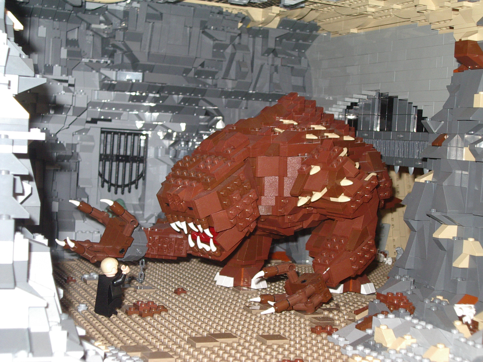 10_maincave2.jpg