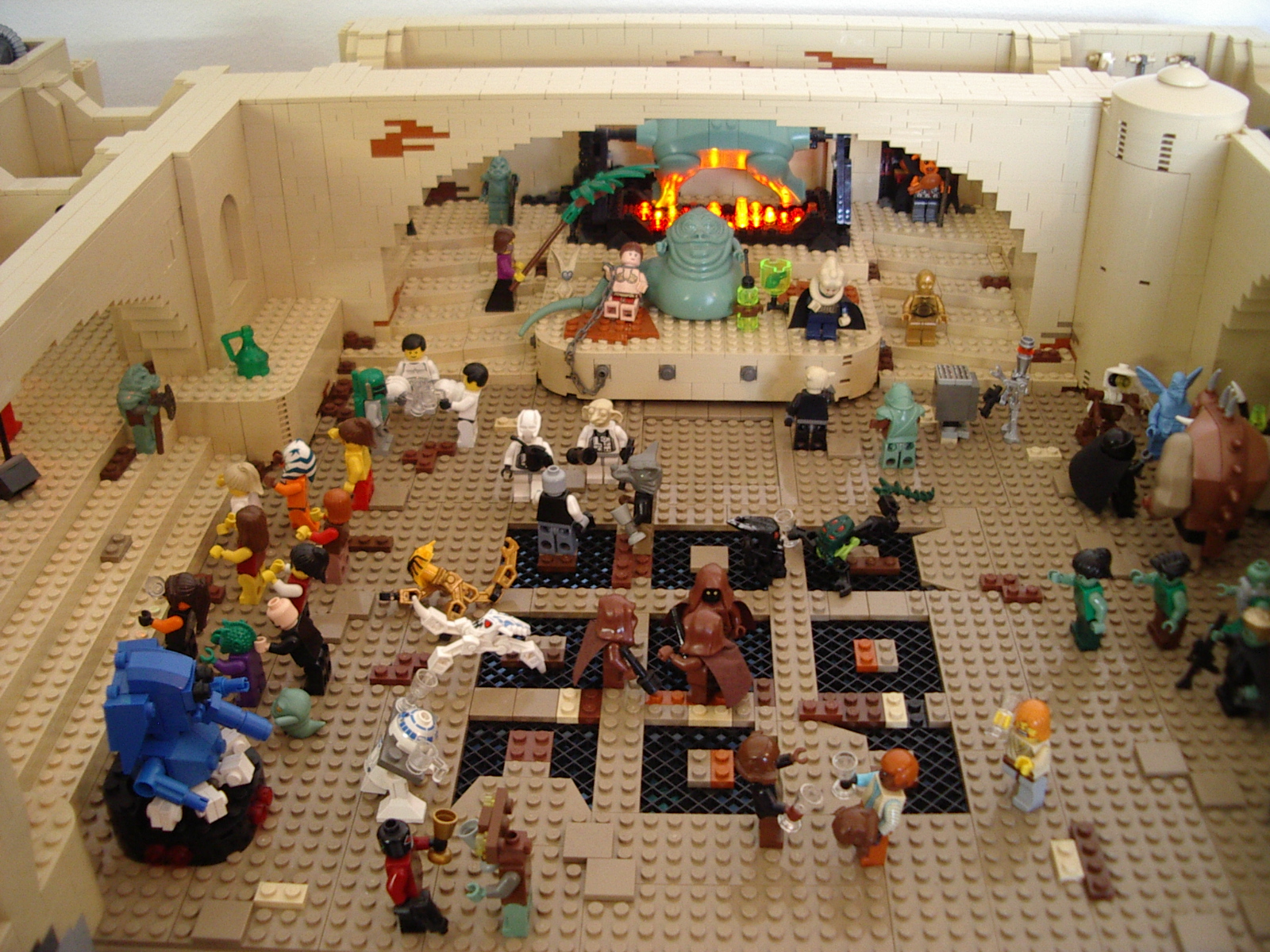 02_throneroom01.jpg