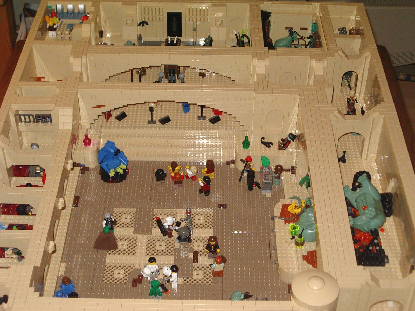 04_jabbas_palace_sideview.jpg