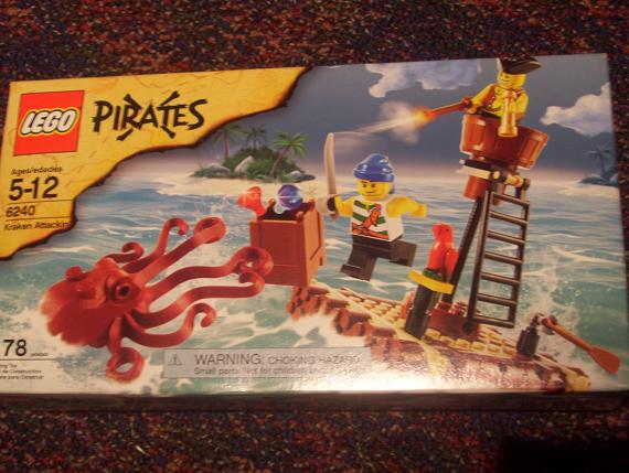 pirate_box_front.jpg