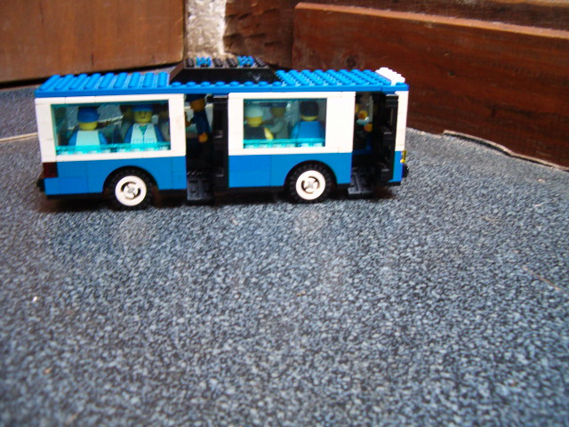 bus1.jpg