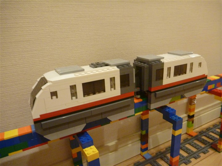 monorail_2.jpg