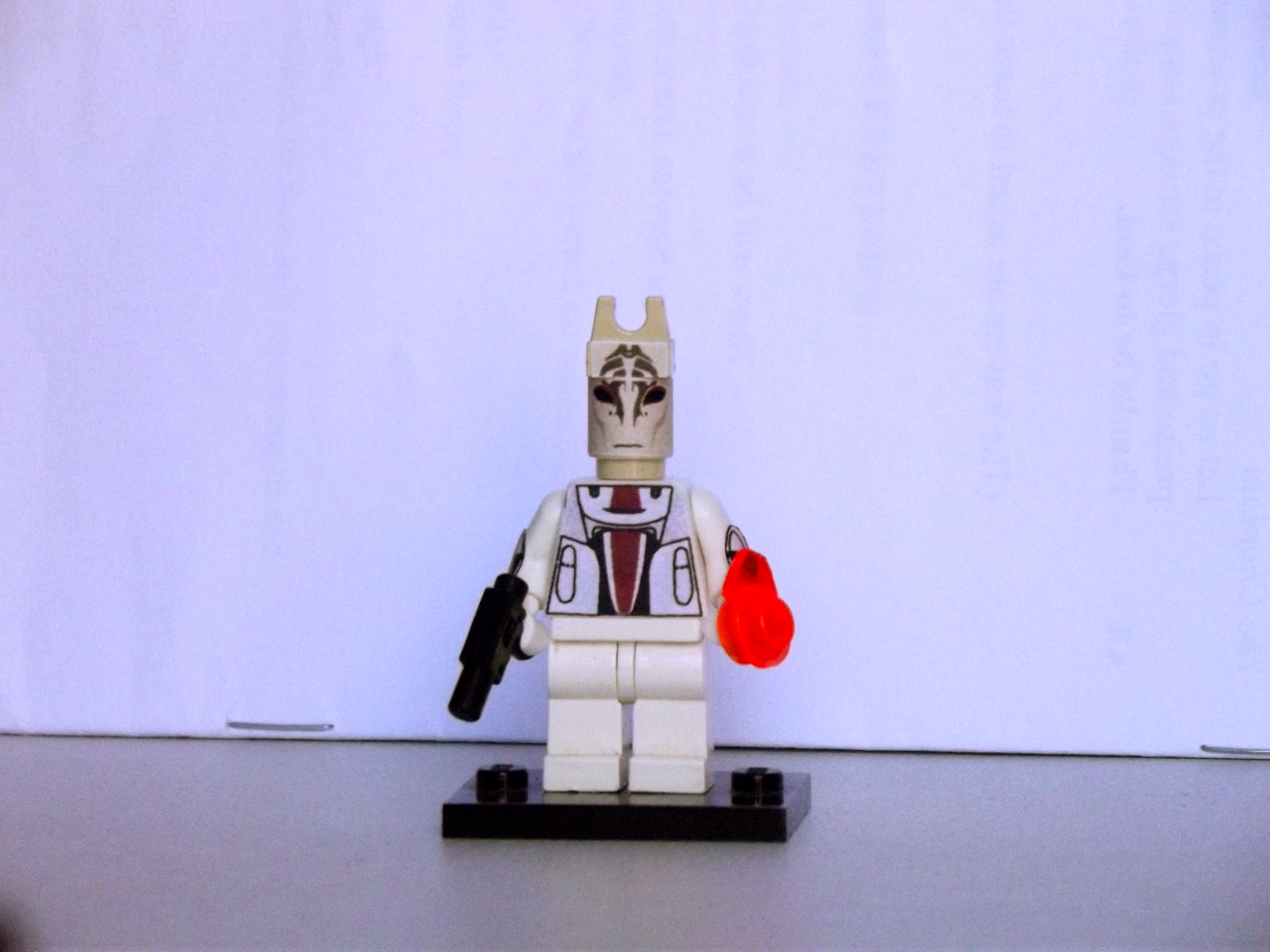 mordin_minifig1.jpg