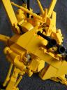 yellow-attack-bot_sire-erik_05.jpg