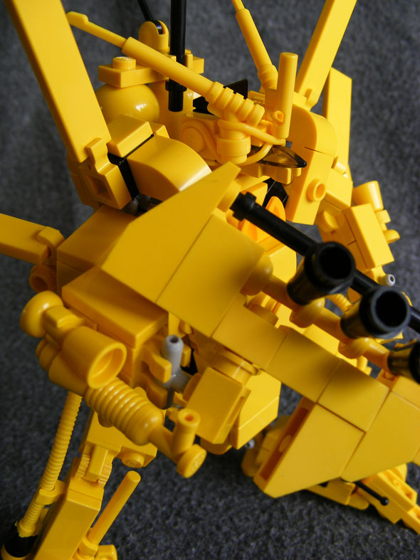 yellow-attack-bot_sire-erik_05.jpg