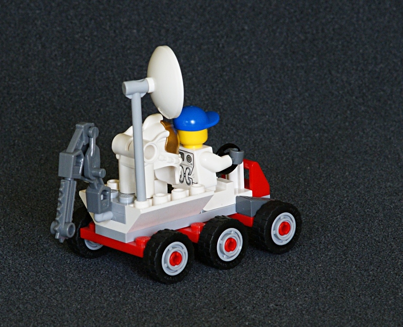 4_3365_space_moon_buggy.jpg