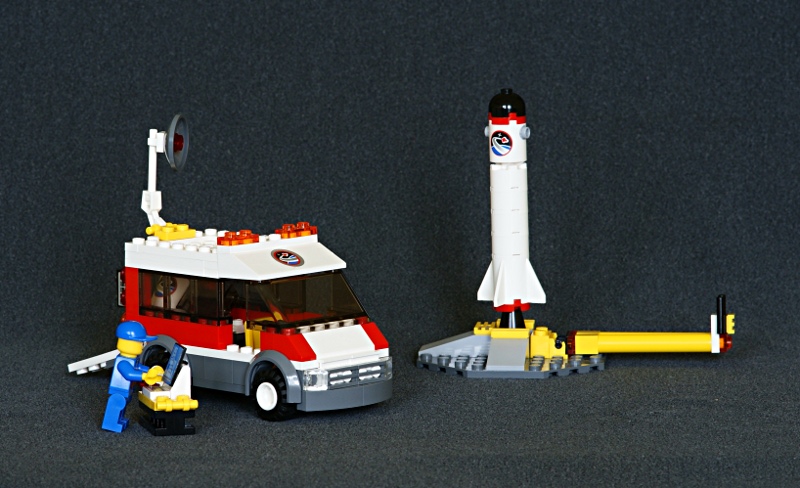 3_3366_satellite_launch_pad.jpg