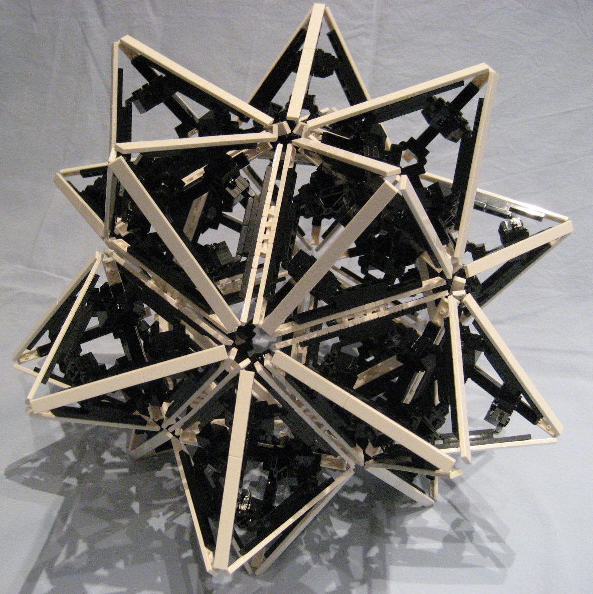 20star-on-ikosaeder-2.jpg
