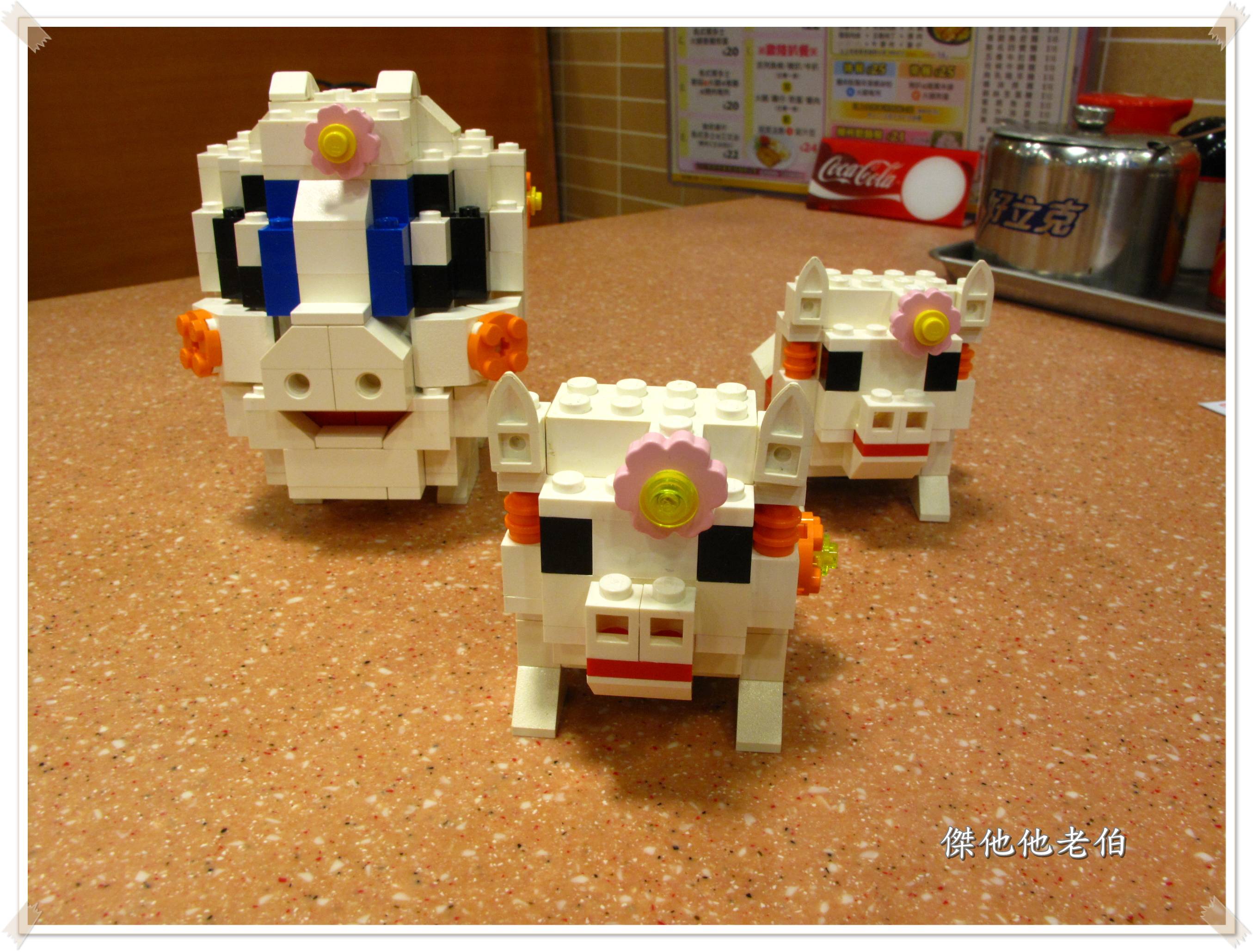 0725hk_book_exhib.jpg