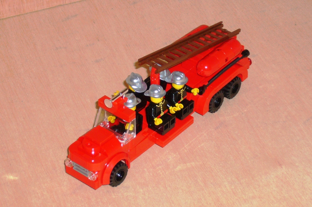 old_fire_truck_1.jpg