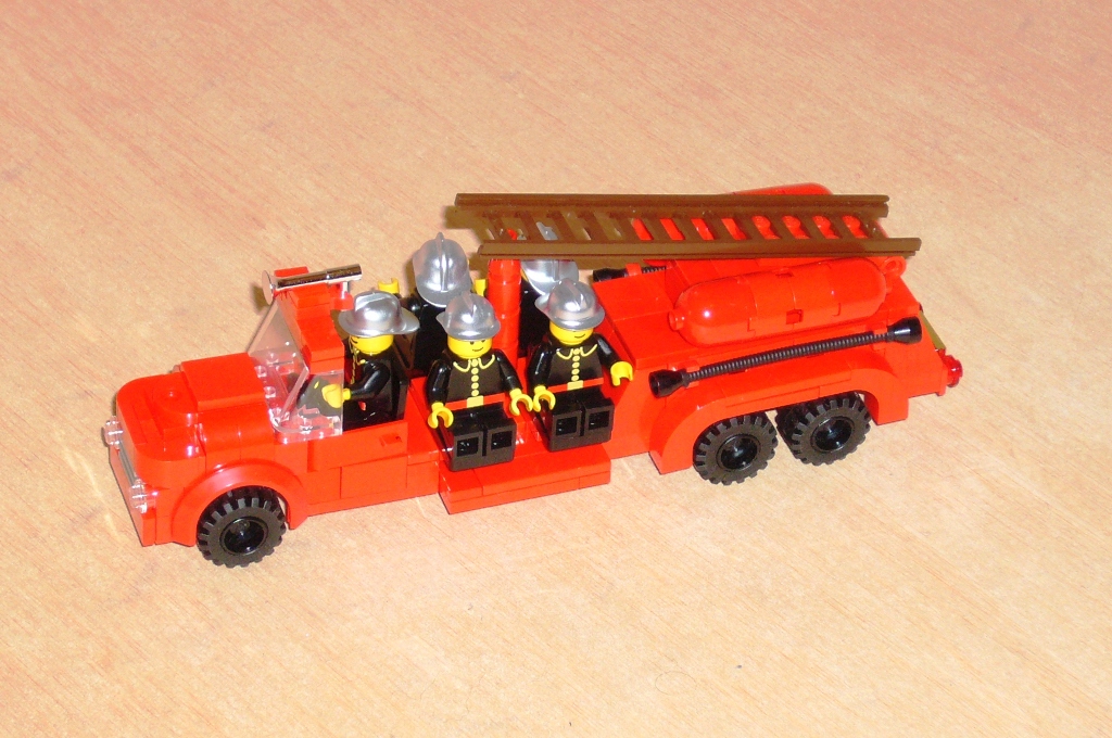 old_fire_truck_2.jpg